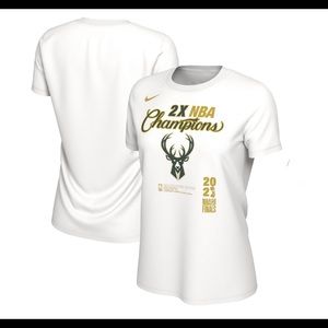 NWT Milwaukee Bucks Nike Women’s T-shirt